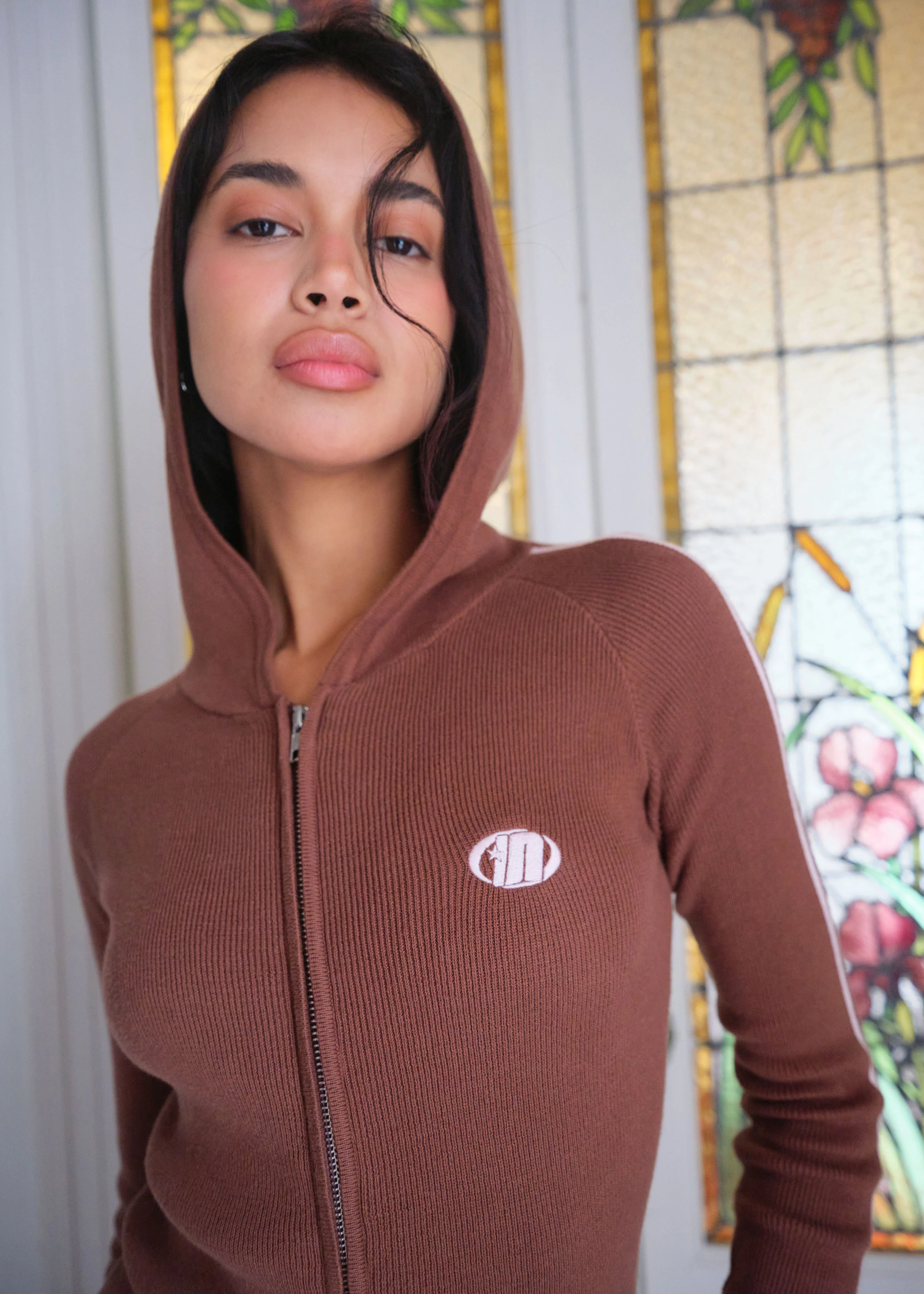 ZIP UP KNIT HOODIE - BROWN - Image 6